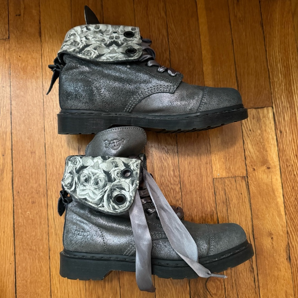 Dr. Martens Women's Aimilita Aimilie Silver Boots